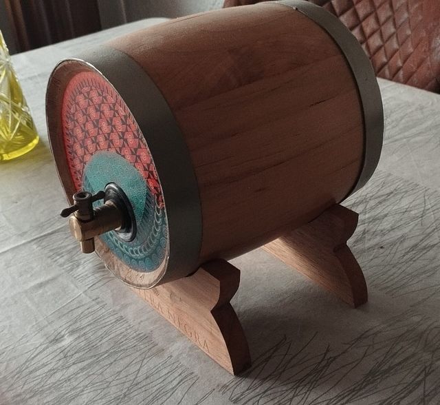 Barril decorativo madera con grifo