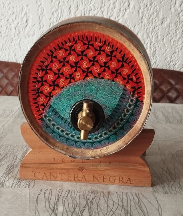 Barril decorativo madera con grifo