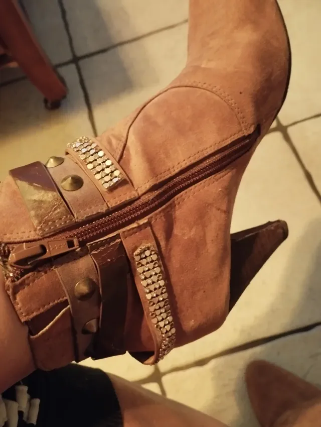 Botines Camel Talla 39 con Correas