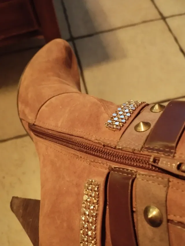 Botines Camel Talla 39 con Correas