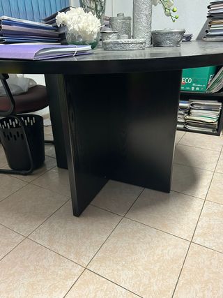 Mesa redonda oficina negra