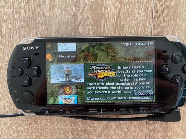 PSP Slim Sony Negra parte trasera con Marcas