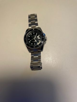 Reloj de Cuarzo Negro y Plateado