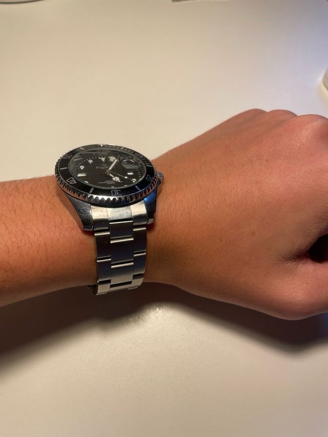 Reloj de Cuarzo Negro y Plateado