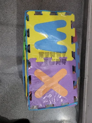 Alfombra puzzle letras y números