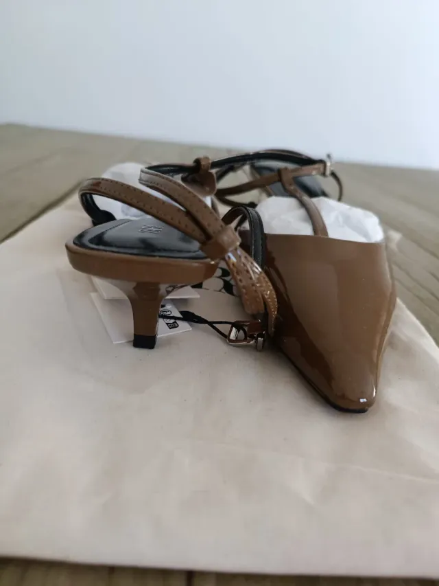 Zapatos tacón bajo Zara marrones nuevos