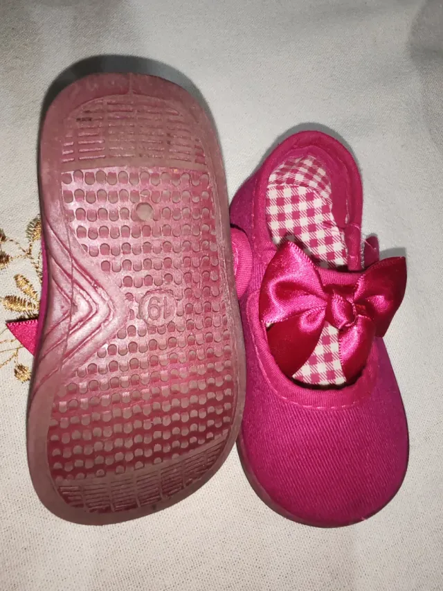 Botines para bebé color fucsia