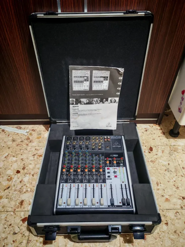 Mixer Behringer Xenyx 1204USB