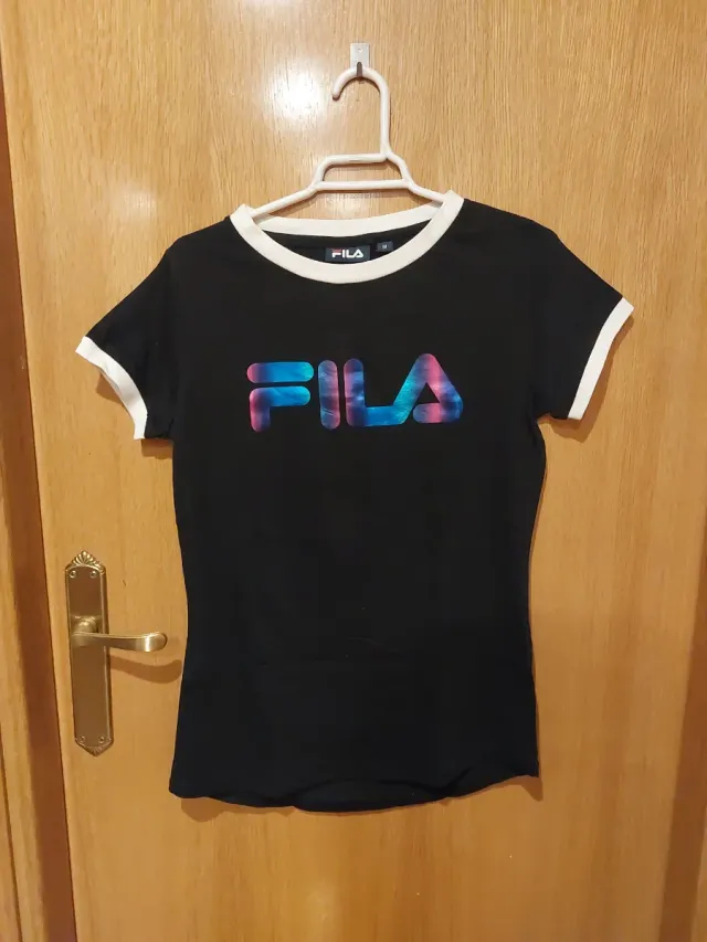 Camiseta Fila Negra Logo Multicolor Talla M
