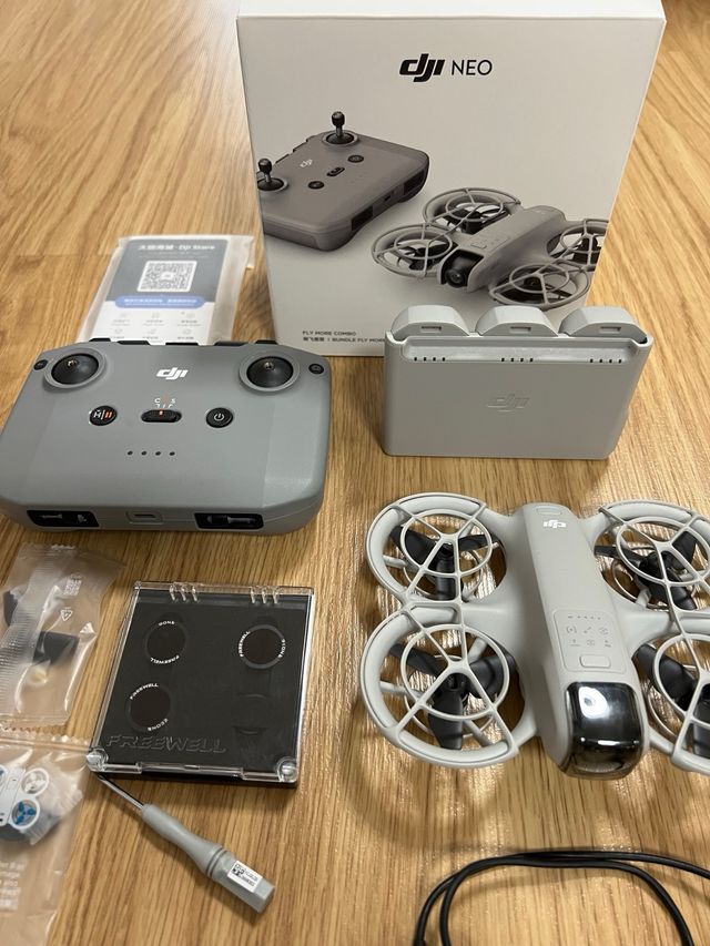 Dron DJI Neo Fly more