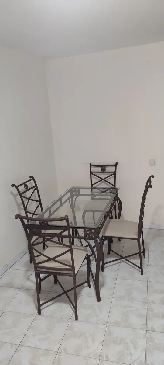 Mesa de forja con 4 sillas