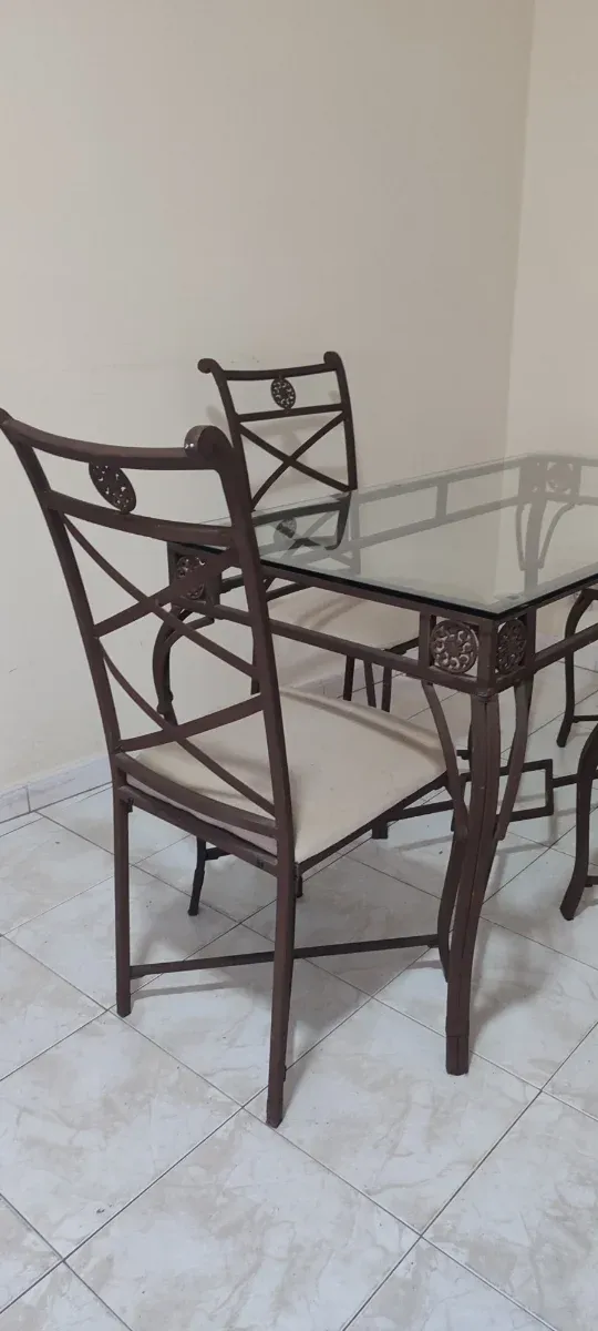 Mesa de forja con 4 sillas