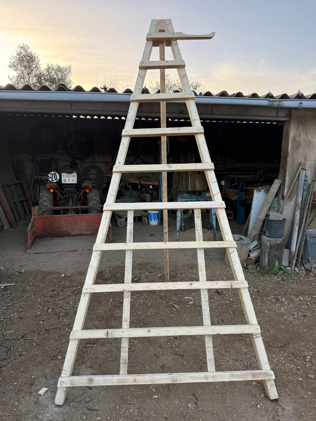 Escalera de madera tipo payesa