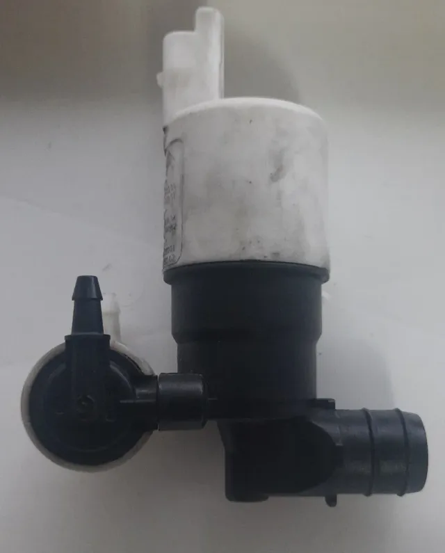 Bomba agua limpiaparabrisas