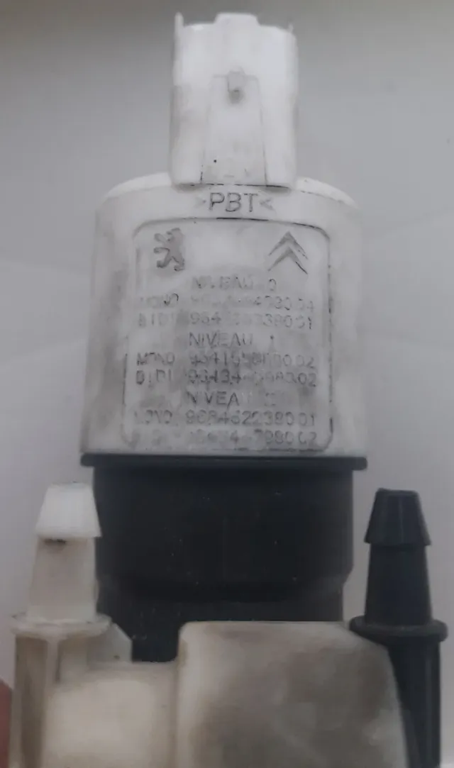 Bomba agua limpiaparabrisas