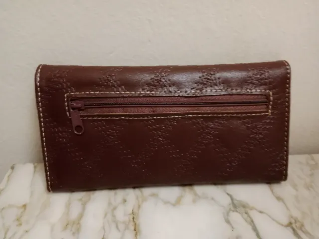 Monedero mujer marrón con diseño de llama