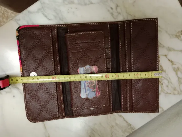 Monedero mujer marrón con diseño de llama