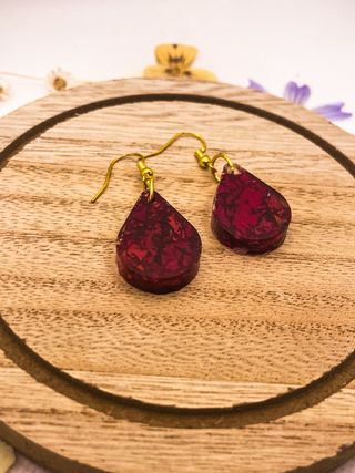 Pendientes gota resina rosas rojas preservadas