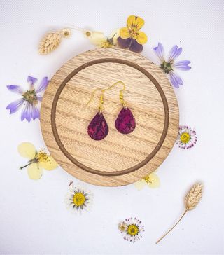 Pendientes gota resina rosas rojas preservadas