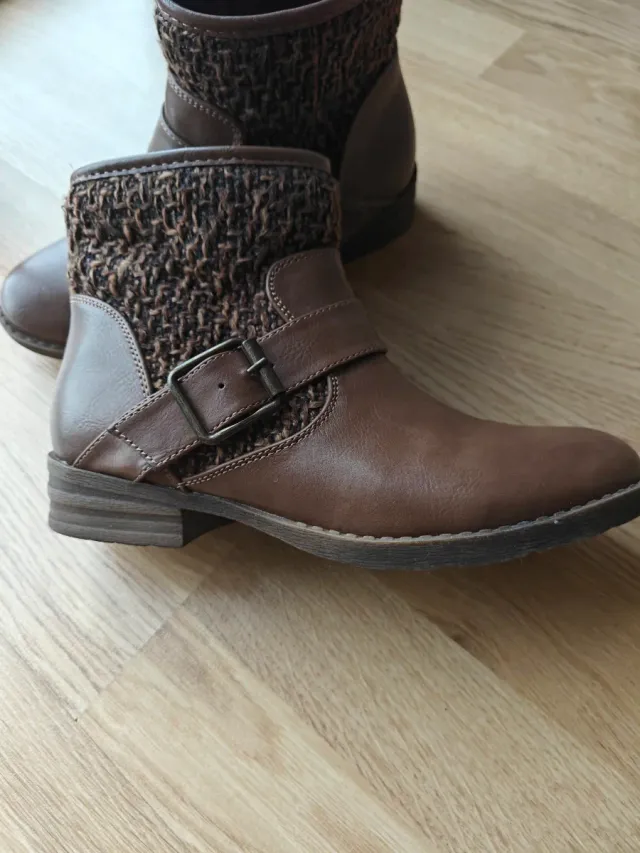Botines marrones con tejido lana