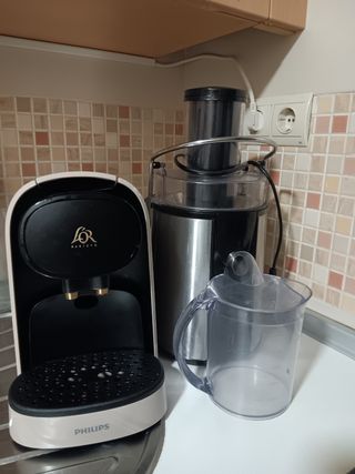 Cafetera Philips y Extractor Zumo