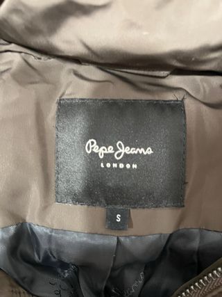 Plumífero mujer marrón con capucha