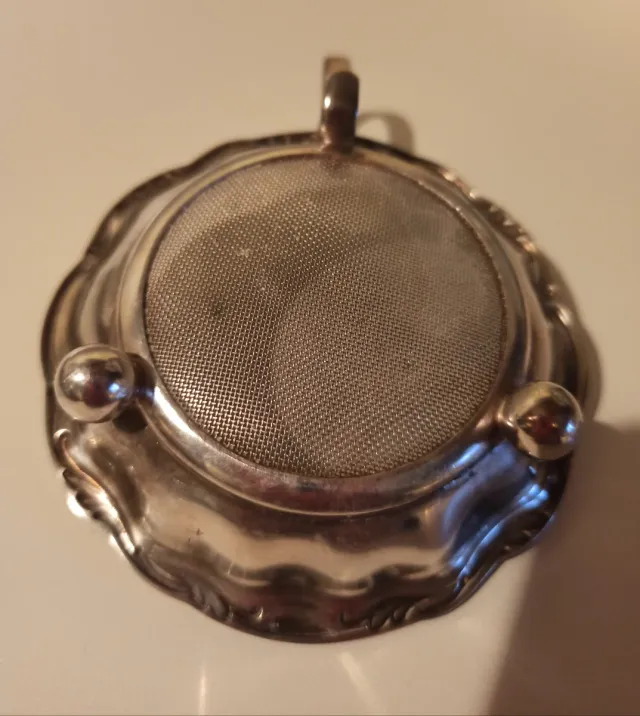 Colino da tè in metallo 1920-30