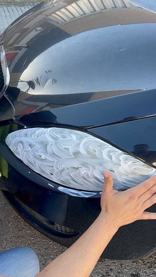 Faros delanteros amarillos