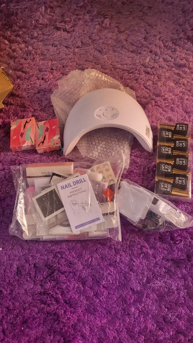 Kit Manicura COSCELIA: Lámpara UV y Esmaltes