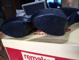 Zapatos de tacón Marypaz negros de raso