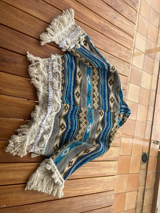 Chaqueta estilo étnico con flecos