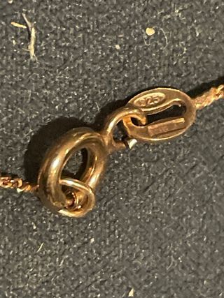 Collana con pendente quadrato