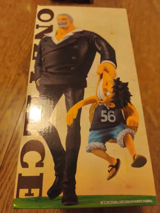 Ichiban Kuji One Piece Revible Moment Garp Luffy