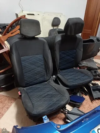 Asientos delanteros y traseros Renault Clio 3