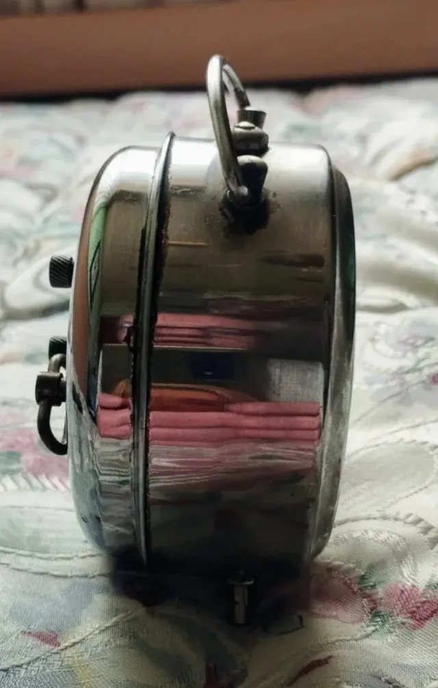 Reloj despertador cuerda años 50. Como nuevo.
