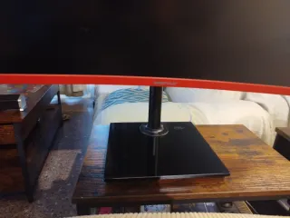 Monitor Curvo Keep out  con Pie Elevable