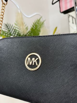 Bolso Michael Kors Negro Cadena Dorada