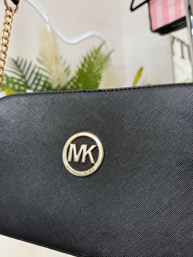 Bolso Michael Kors Negro Cadena Dorada