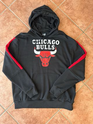 Felpa New Era Chicago Bulls con cappuccio