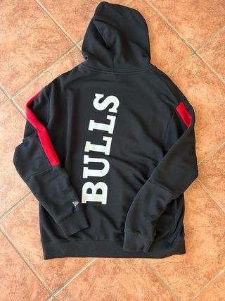 Felpa New Era Chicago Bulls con cappuccio