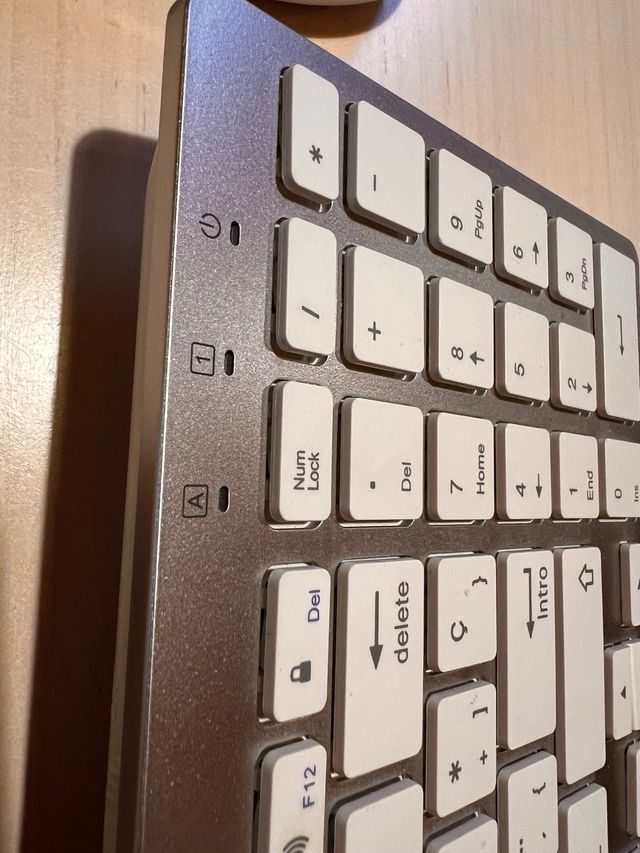Teclado y Ratón Inalámbricos Plata