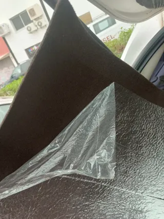Moqueta aislante para coche o furgoneta