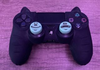 Funda protectora mando PS4 con diseño