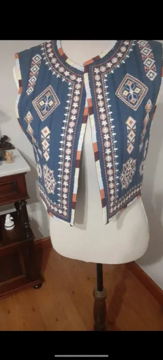 Chaleco Zara bordado multicolor