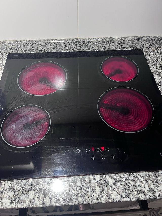 Vitrocerámica Cata 4 fuegos.