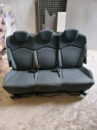 Asiento trasero coche