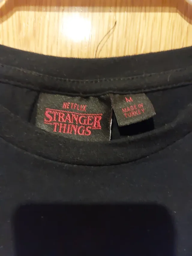 Camiseta Stranger Things Negra