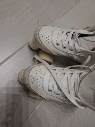 Pattini a 4 ruote bianchi Decathlon  Taglia 34