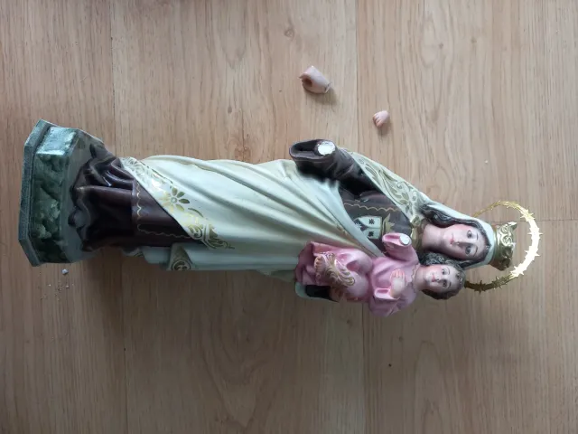 Figura religiosa di Virgen del Carmen y Niño