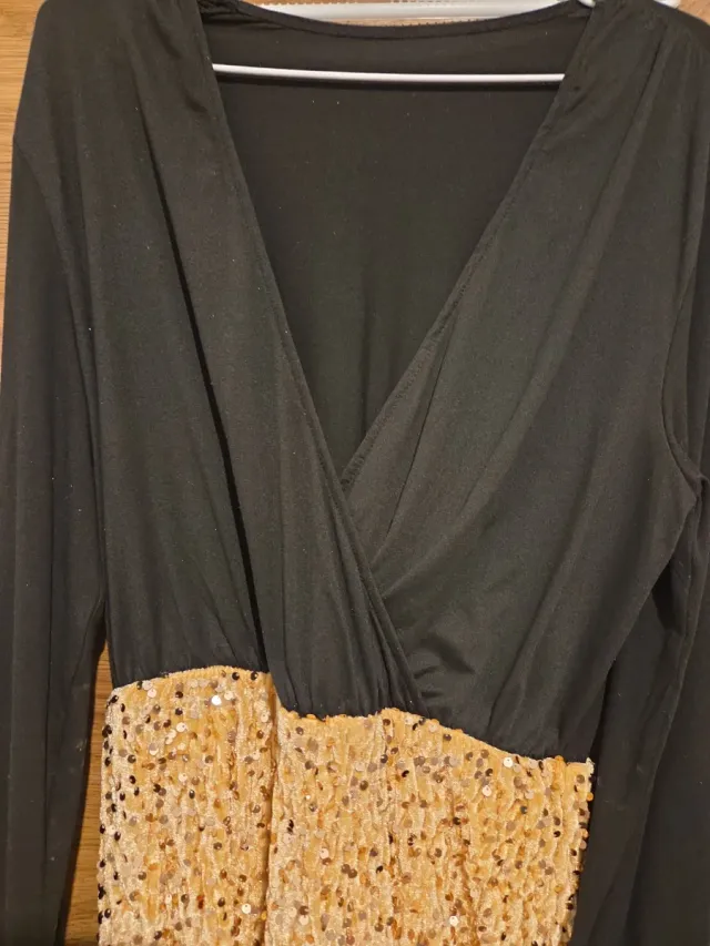 Vestido negro y dorado lentejuelas